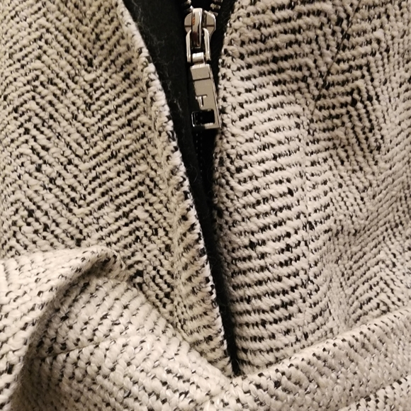 Tahari Small Wool Coat - Picture 13 of 13